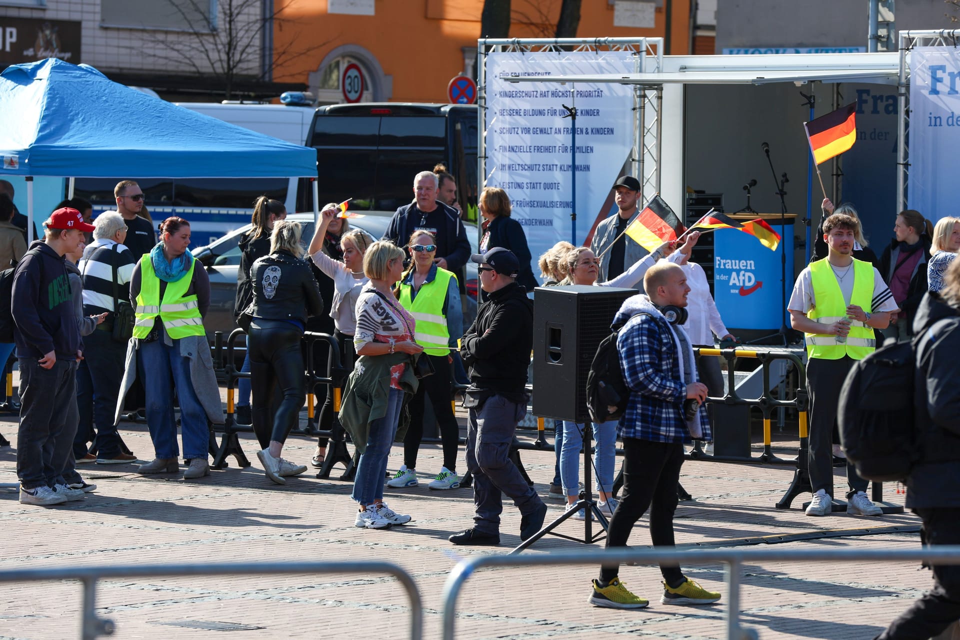 Die AfD veranstaltete am Samstag in Essen eine Kundgebung, in deren Folge sich mehrere Proteste formierten.