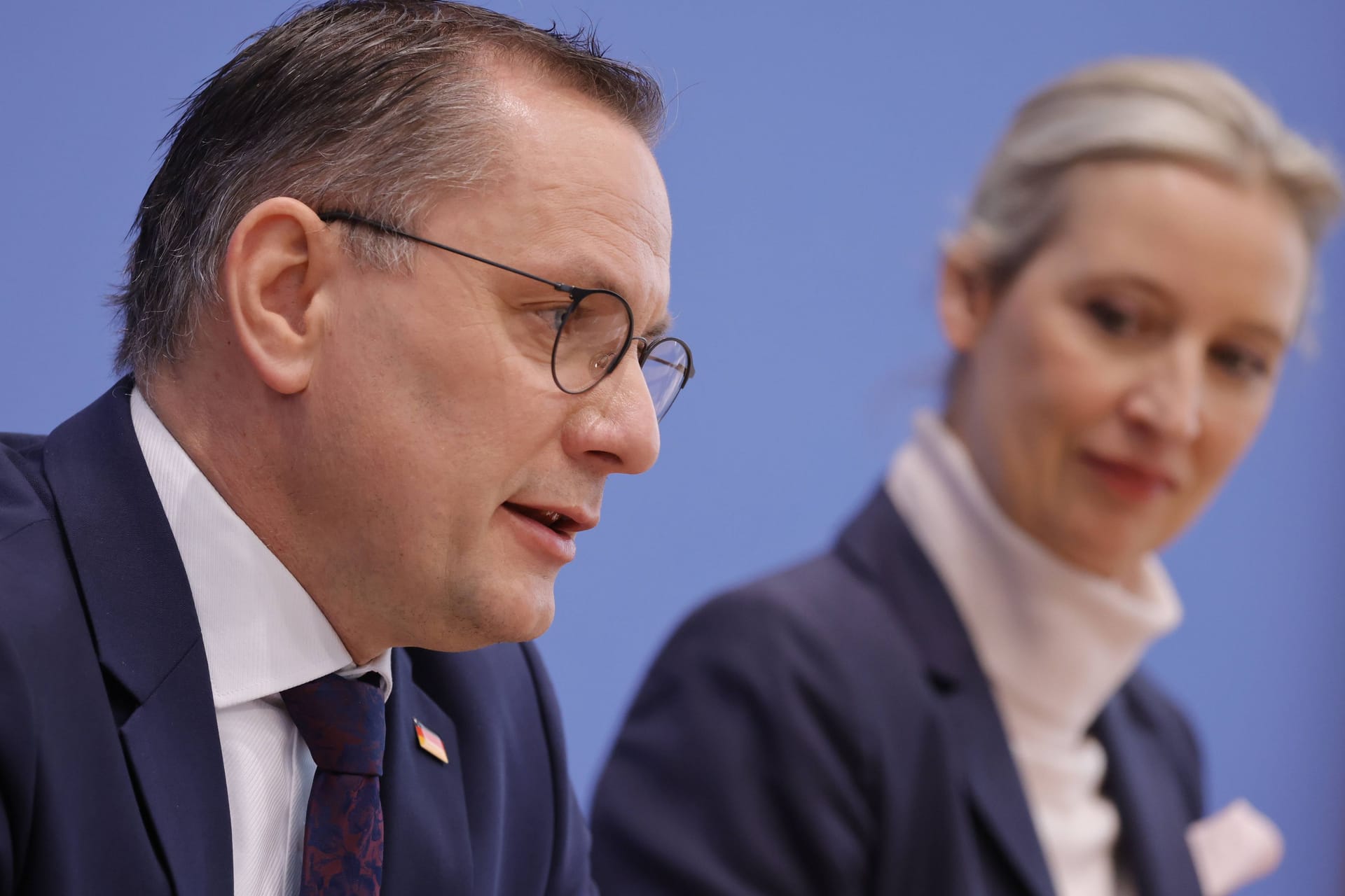 AfD-Chefs Tino Chrupalla und Alice Weidel bei einer Pressekonferenz.