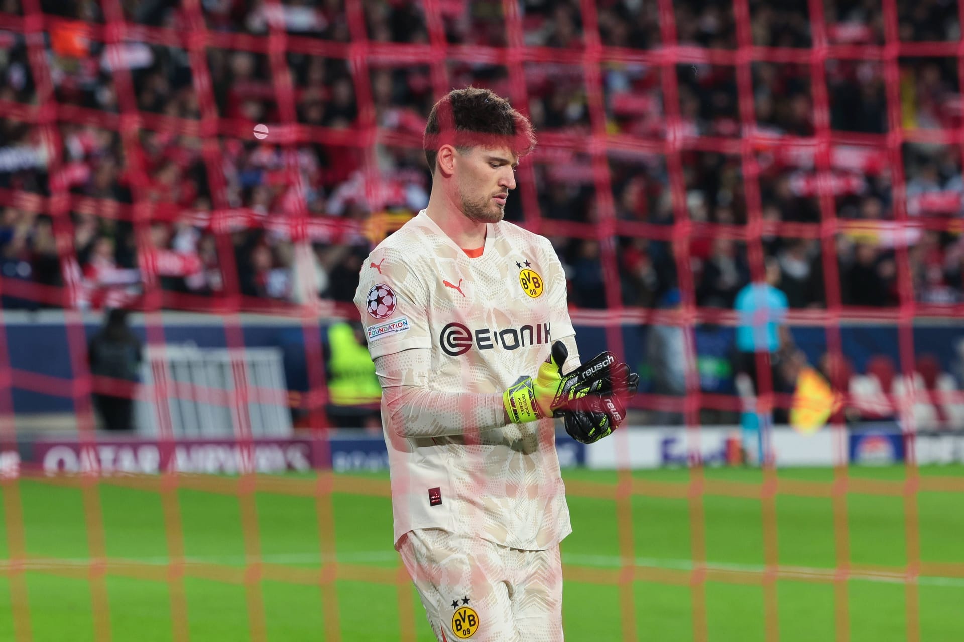 Gregor Kobel: Für den Schweizer war es ein Start zum Vergessen. Mit der ersten Chance des Gegners verschätzte sich der Keeper und der Ball ging durch seine Beine ins Tor – unnötig. Konnte sich dann bei seinen Vorderleuten bedanken, die lange keinen Ball durchließen. In der zweiten Hälfte dann bei einem Distanzschuss gefordert gewesen. Mit Ball am Fuß eher unruhig. Note: 4