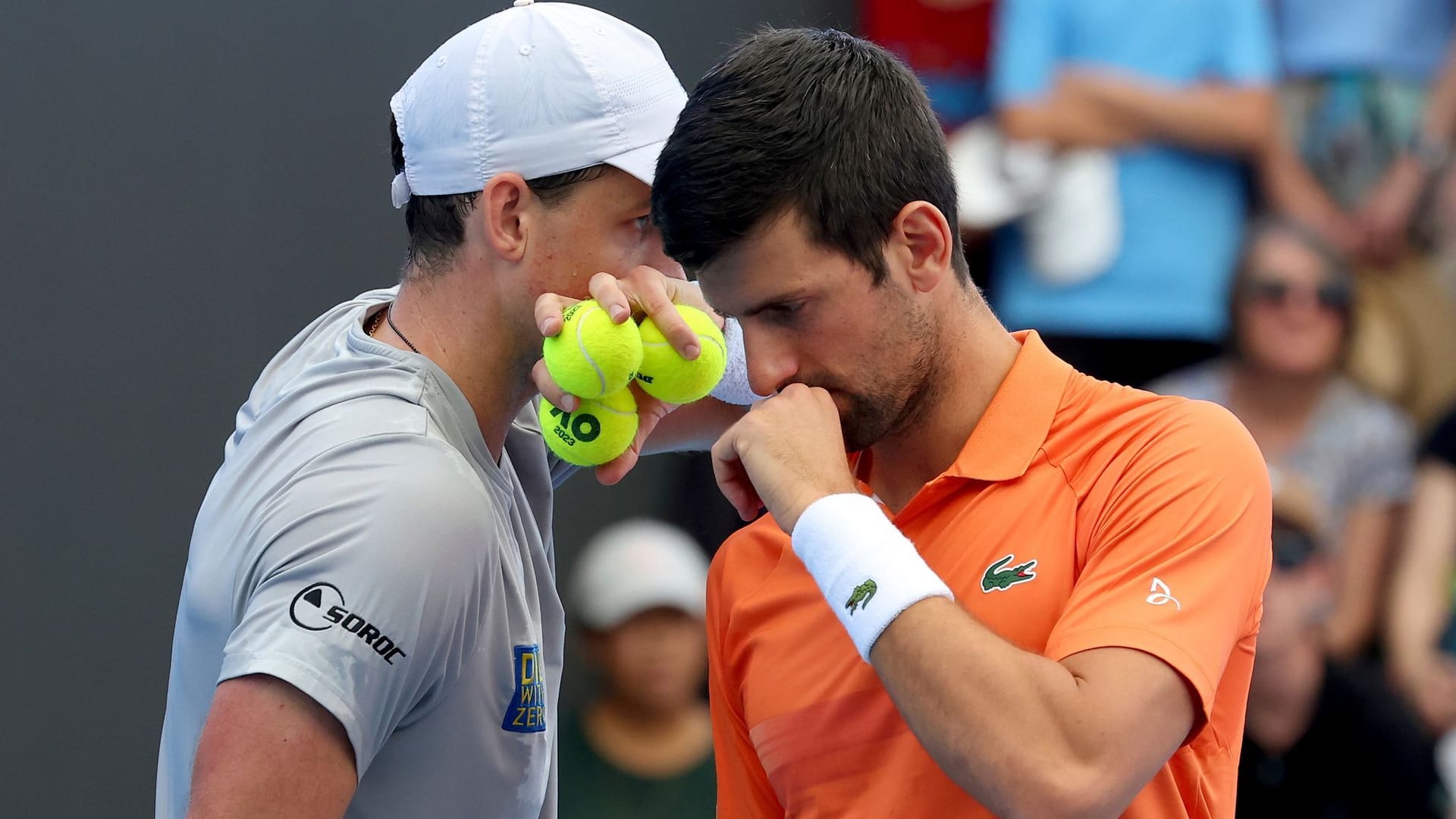 Novak Djokovic (r) und Vasek Pospisil