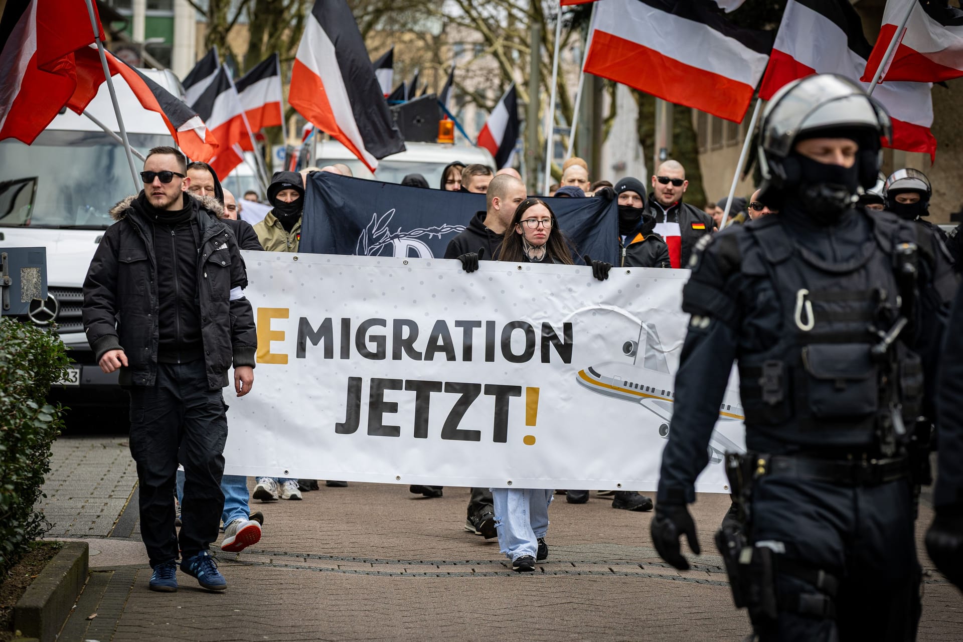 Neonazi-Demo in Essen: Rechtsextreme erfordern am Samstag massiven Polizeieinsatz.