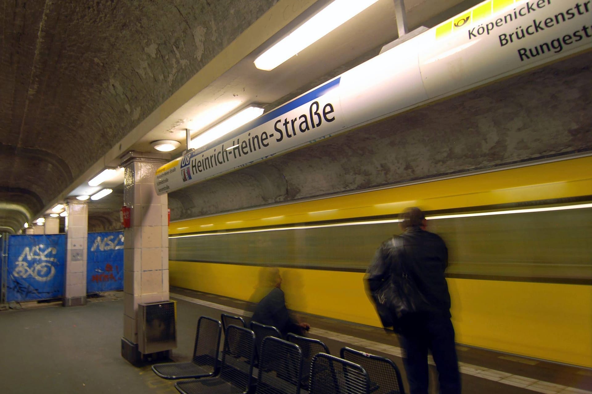 U-Bahnhof Heinrich-Heine (Archivbild): Der Polizeiliche Staatsschutz ermittelt in dem Fall.