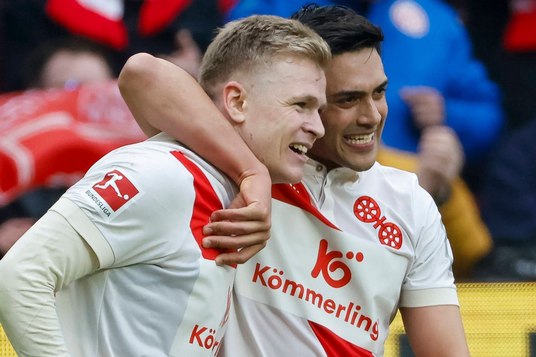 Figuren des Aufschwungs in Mainz: Jonathan Burkardt (li.) und Nadiem Amiri. An Burkardt soll nun auch das Interesse aus München geweckt haben.