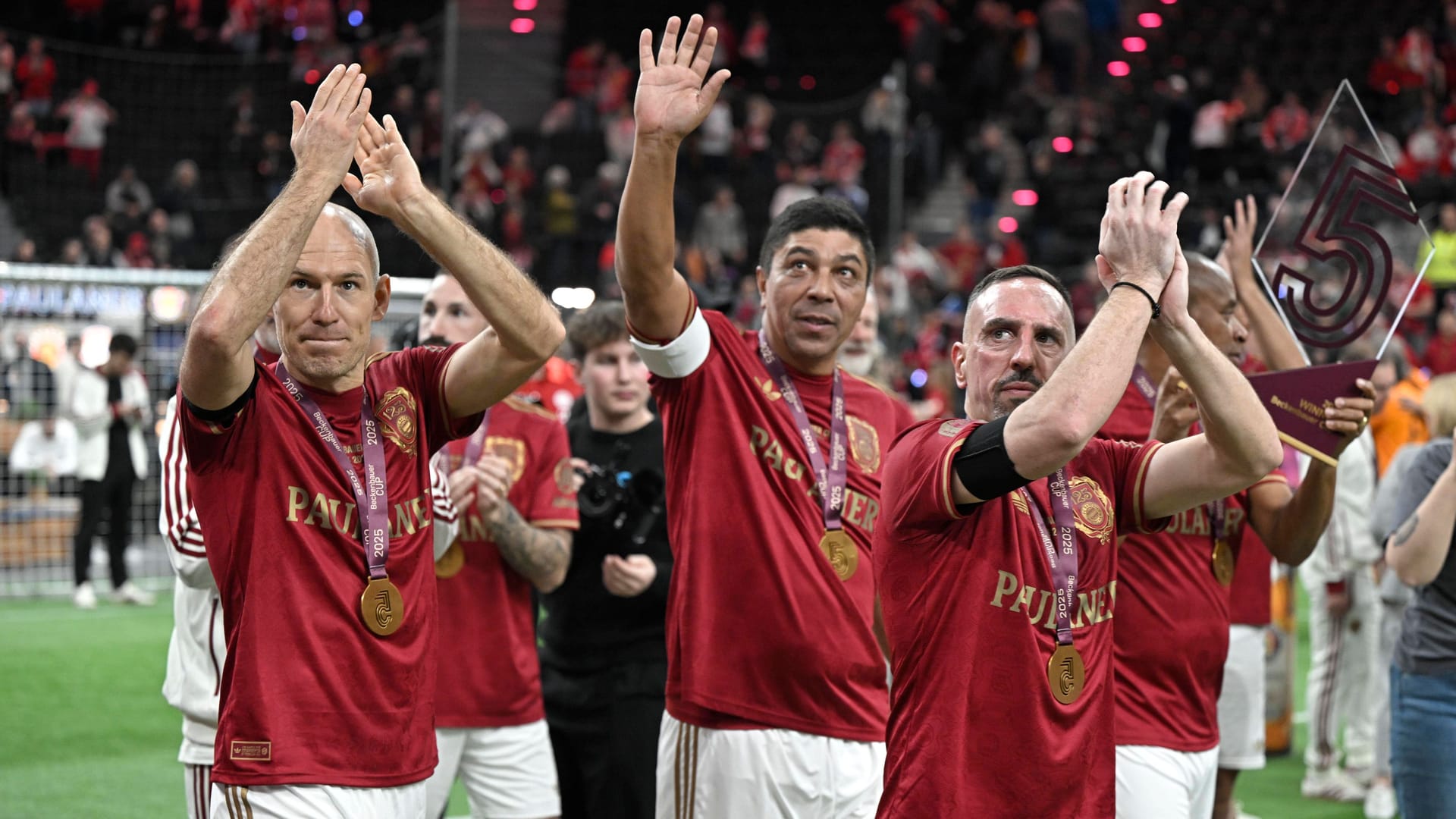 Arjen Robben, Giovane Elber und Franck Ribéry (v.l.): Das Bayern-Trio überzeugte im Zusammenspiel beim Beckenbauer Cup.