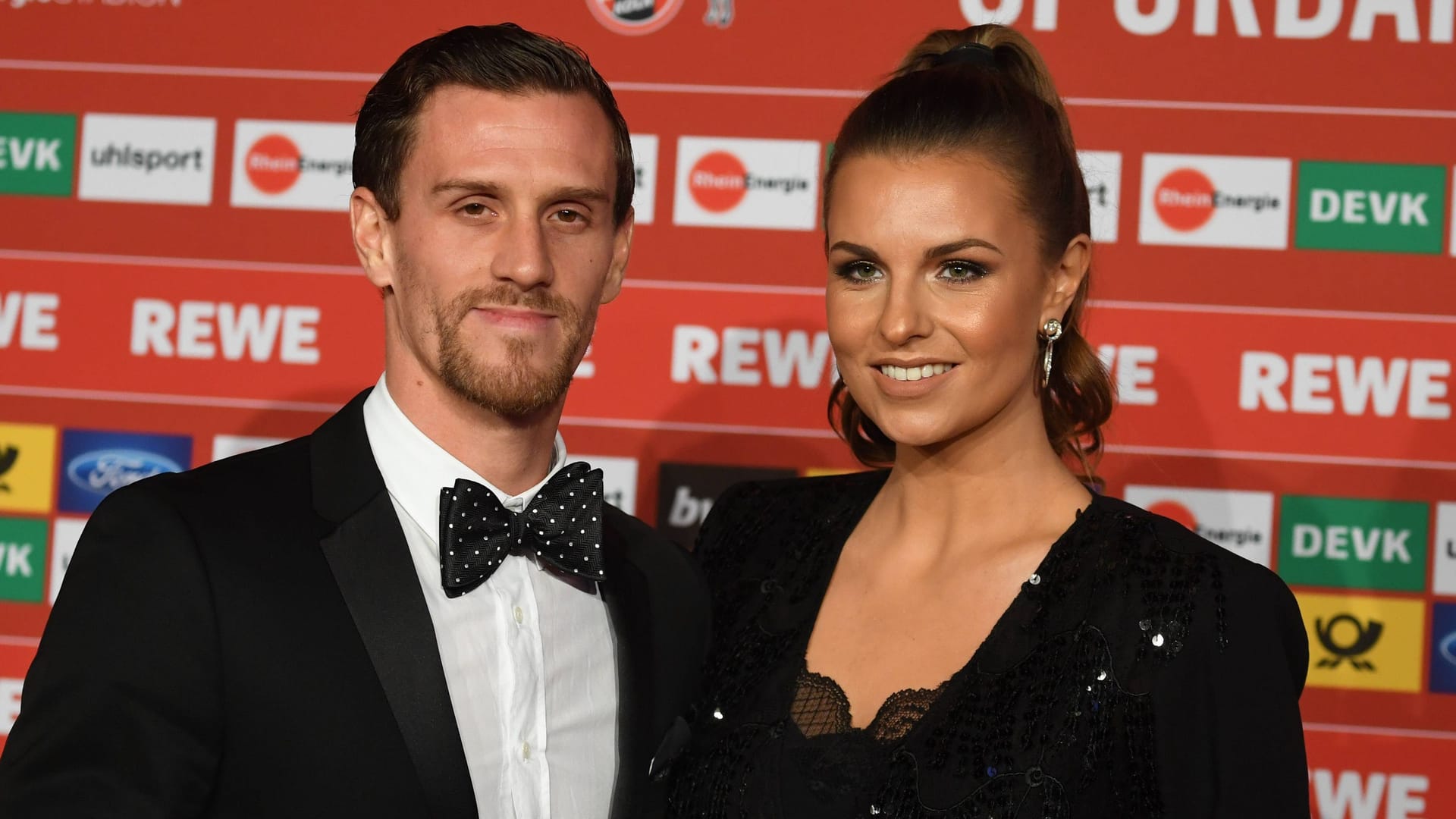 Simon Zoller (l.) und Laura Wontorra bei einer Gala des 1. FC Köln im Jahr 2018.