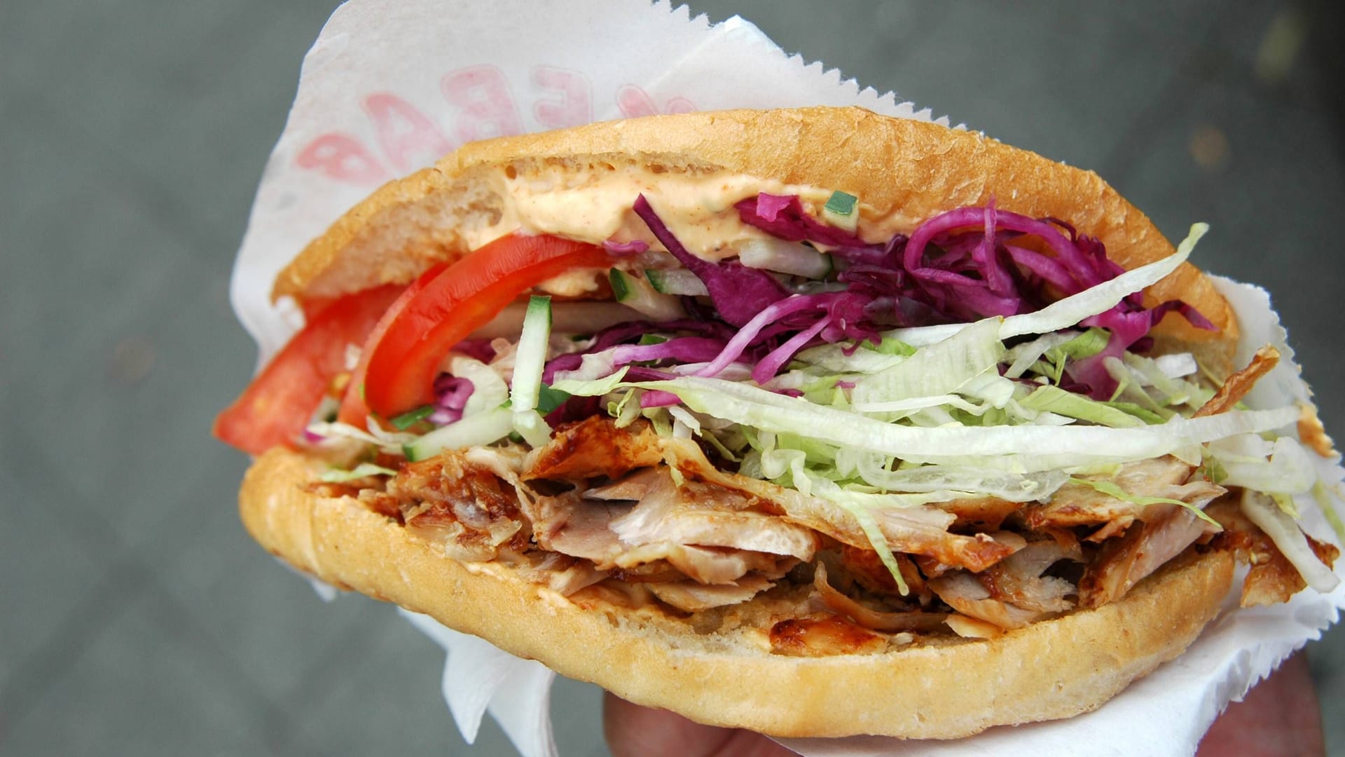 Ein Döner (Symbolbild): Einer der beliebtesten des Landes kommt aus Hannover.