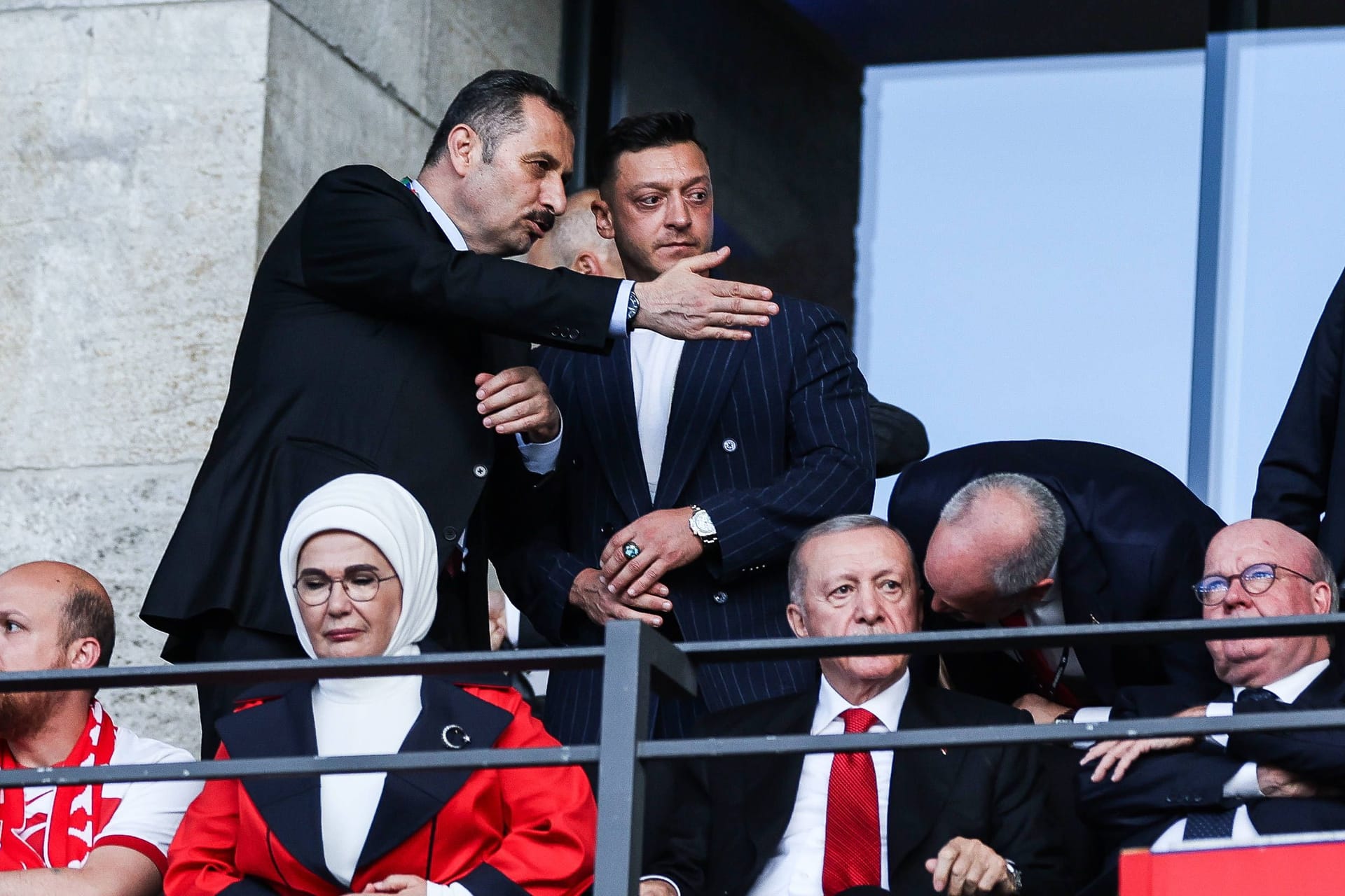 Recep Tayyip Erdoğan und Mesut Özil (r.): Sie waren bereits gemeinsam im Stadion.