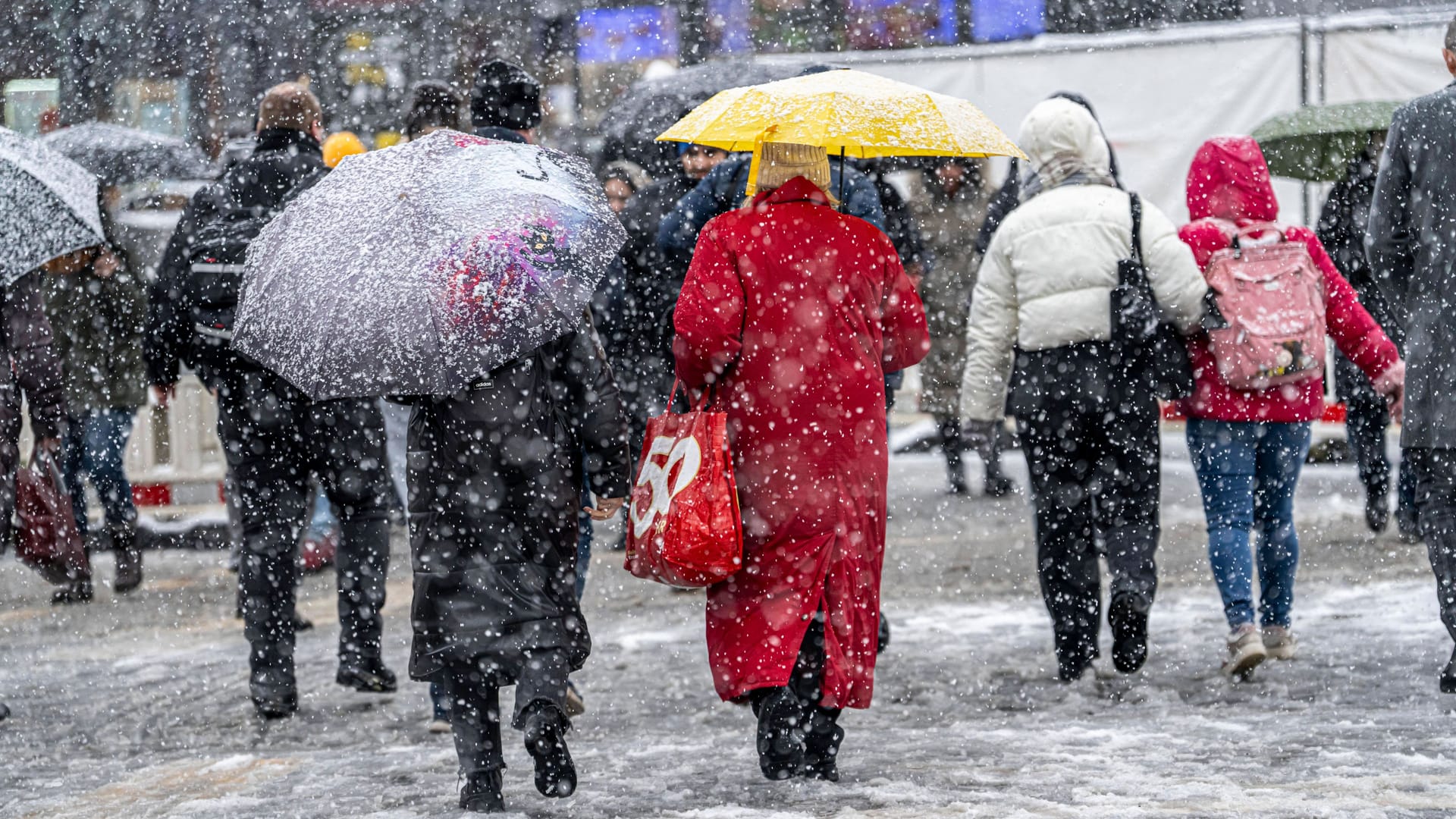 Winterwetter in Deutschland (Archivbild): Es bleibt noch tagelang kalt.