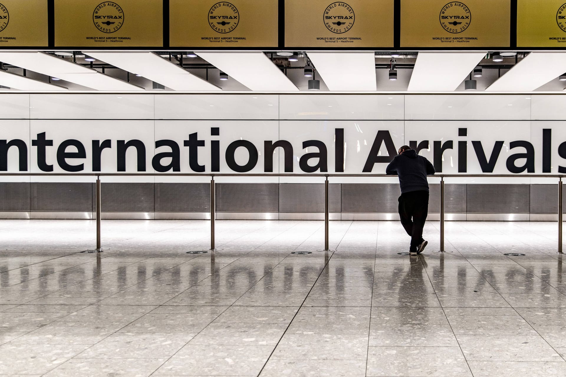 Stillstand am Flughafen Heathrow: Ein Brand in einem Umspannwerk brachte sämtlichen Flugverkehr zum Erliegen.