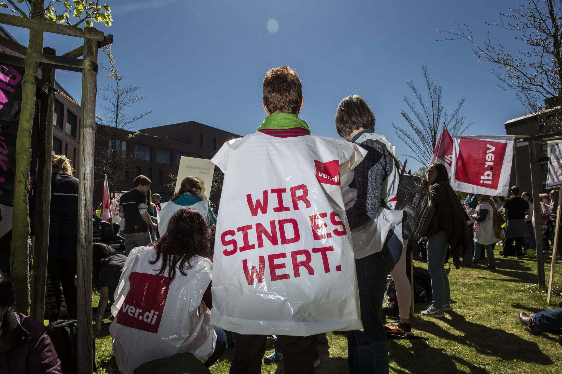 Streikendes Klinikpersonal in Hessen (Archivbild):