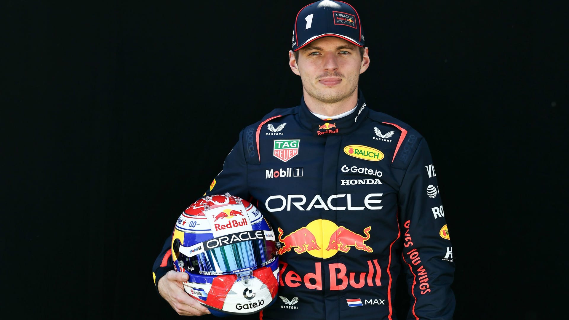 Max Verstappen: Der Niederländer sicherte sich trotz teils unterlegenem Auto in der vergangenen Saison seinen vierten WM-Titel in Folge. Bei Red Bull ist er über jeden Zweifel erhaben und die klare Nummer eins. Auch wenn die Dominanz seines Rennstalls vorbei ist: Mit ihm wird im Titelrennen auch 2025 wieder zu rechnen sein.