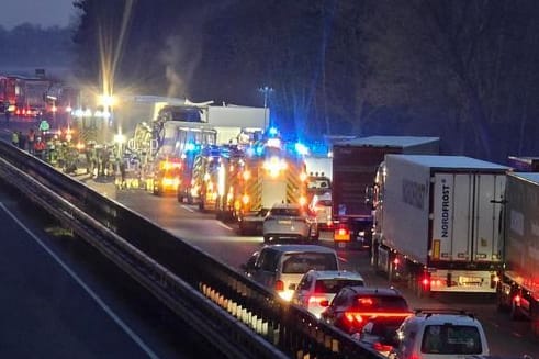 Der erste Unfall löste einen Stau aus, an dessen Ende es zu einem weiteren Unfall kam.