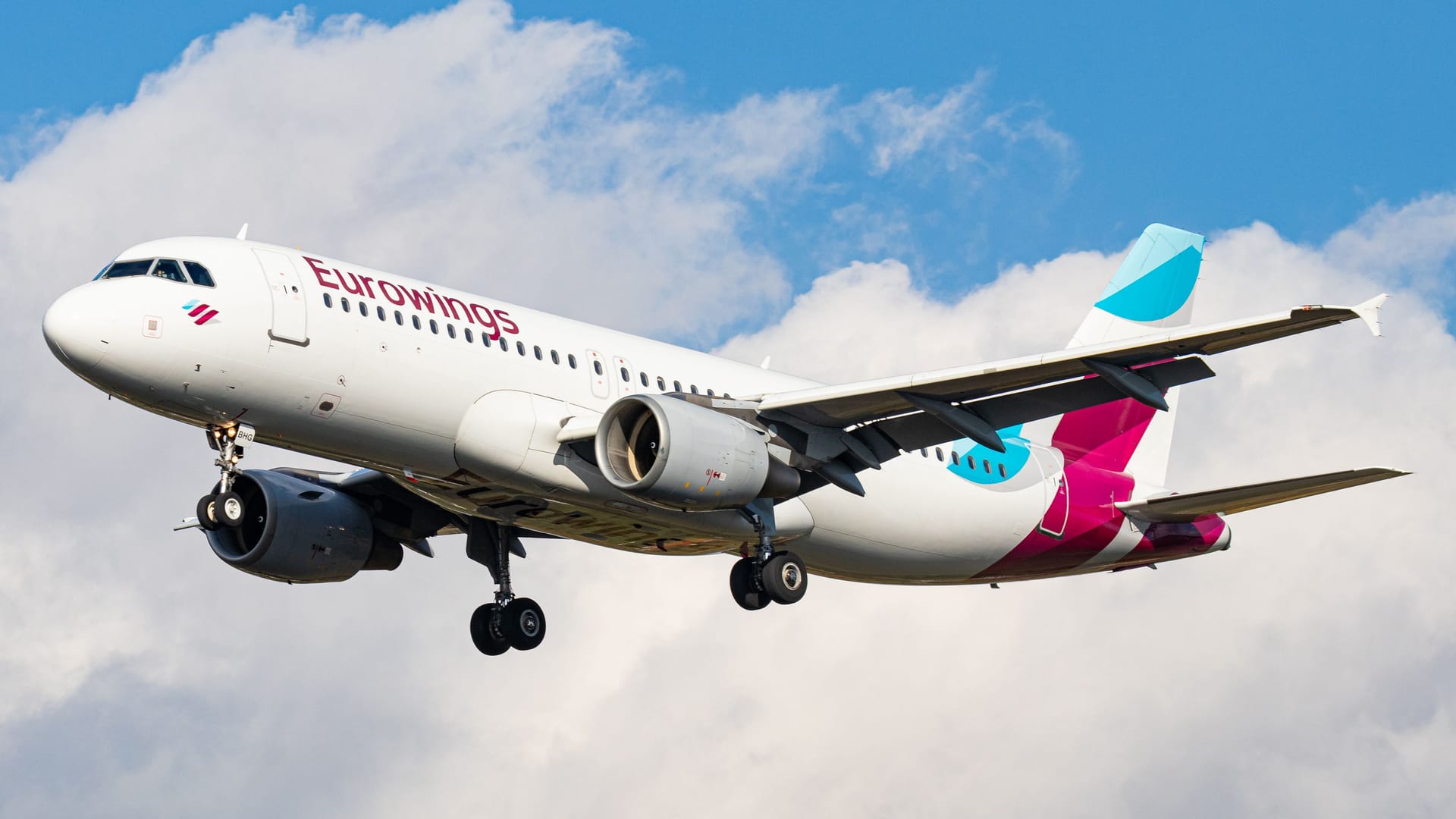 Der Eurowings-Airbus mit der Kennung D-ABHG (Archivbild): In dieser Maschine saßen die 120 Passagiere.