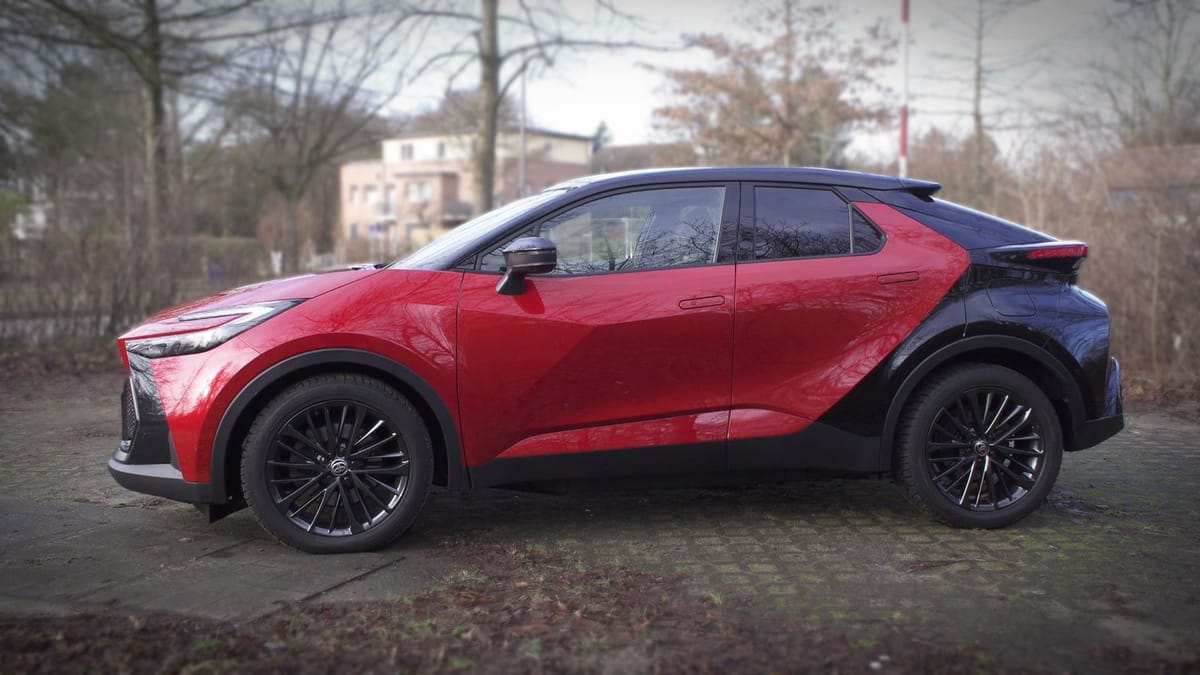 toyota-c-hr-plug-in-hybrid-bringt-neue-technik-und-kontroverse-debatten