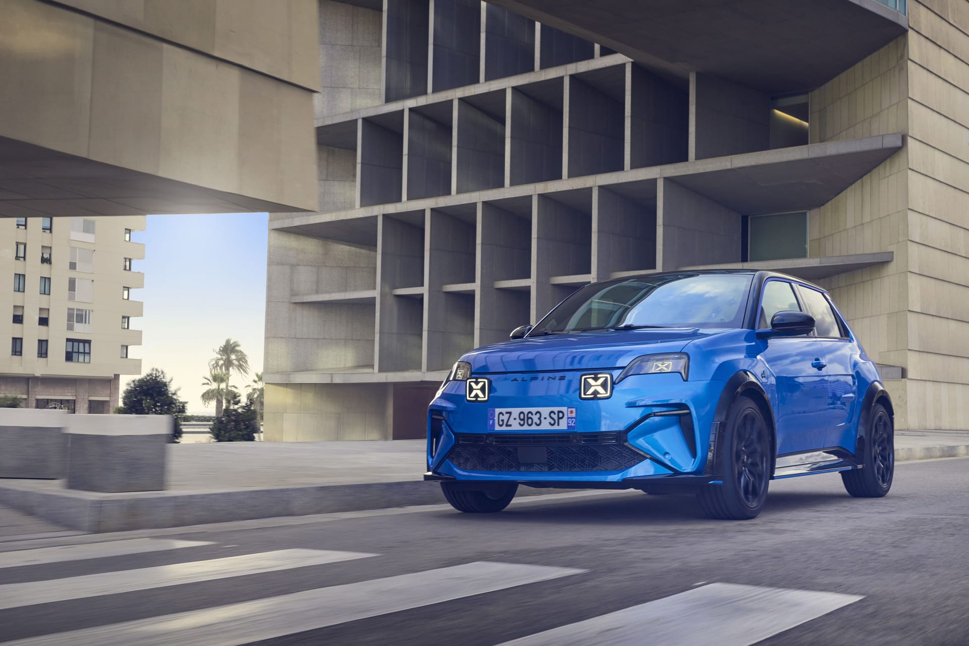 Der Alpine A290 – elektrisch, kompakt, gnadenlos sportlich. Der Alpine A290 – elektrisch, kompakt, gnadenlos sportlich.