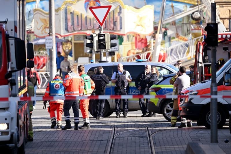 Mannheim: Einsatzkräfte nach der Todesfahrt in der Innenstadt.