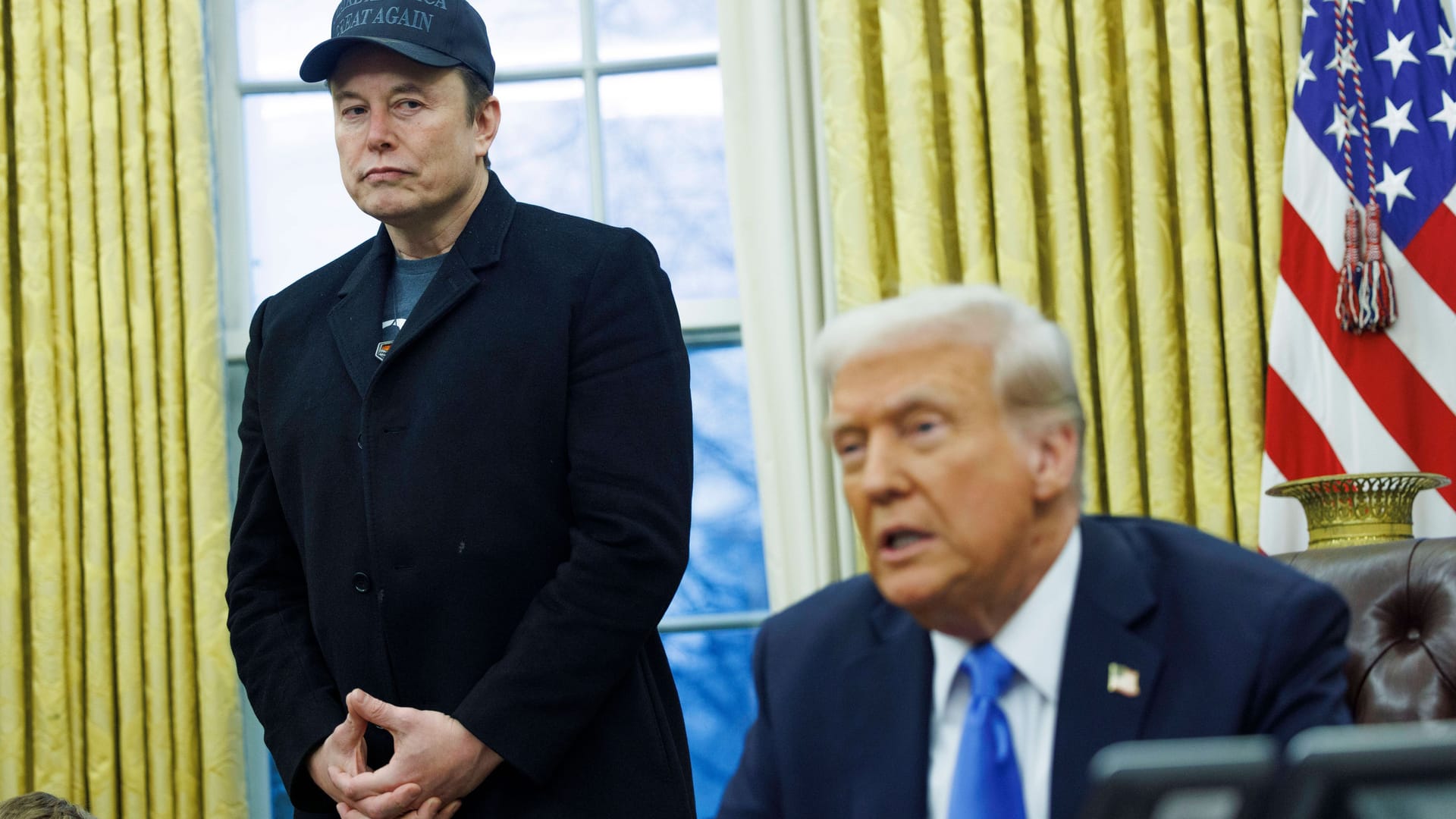 Donald Trump (r.) und Elon Musk im Weißen Haus.