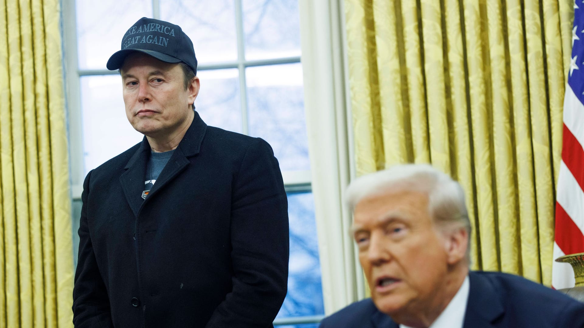 Donald Trump (r.) und Elon Musk im Weißen Haus.