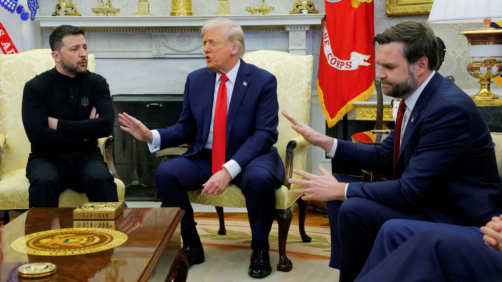 Streitgespräch zwischen Wolodymyr Selenskyj (links), Donald Trump und J. D. Vance (rechts).