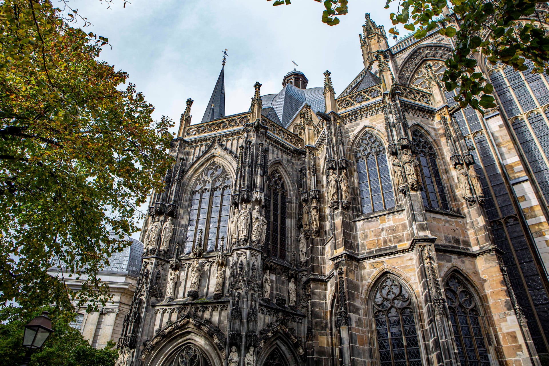 Der Aachener Dom (Archivbild): Das katholische Hilfswerk Missio Aachen hat Fehler eingeräumt.