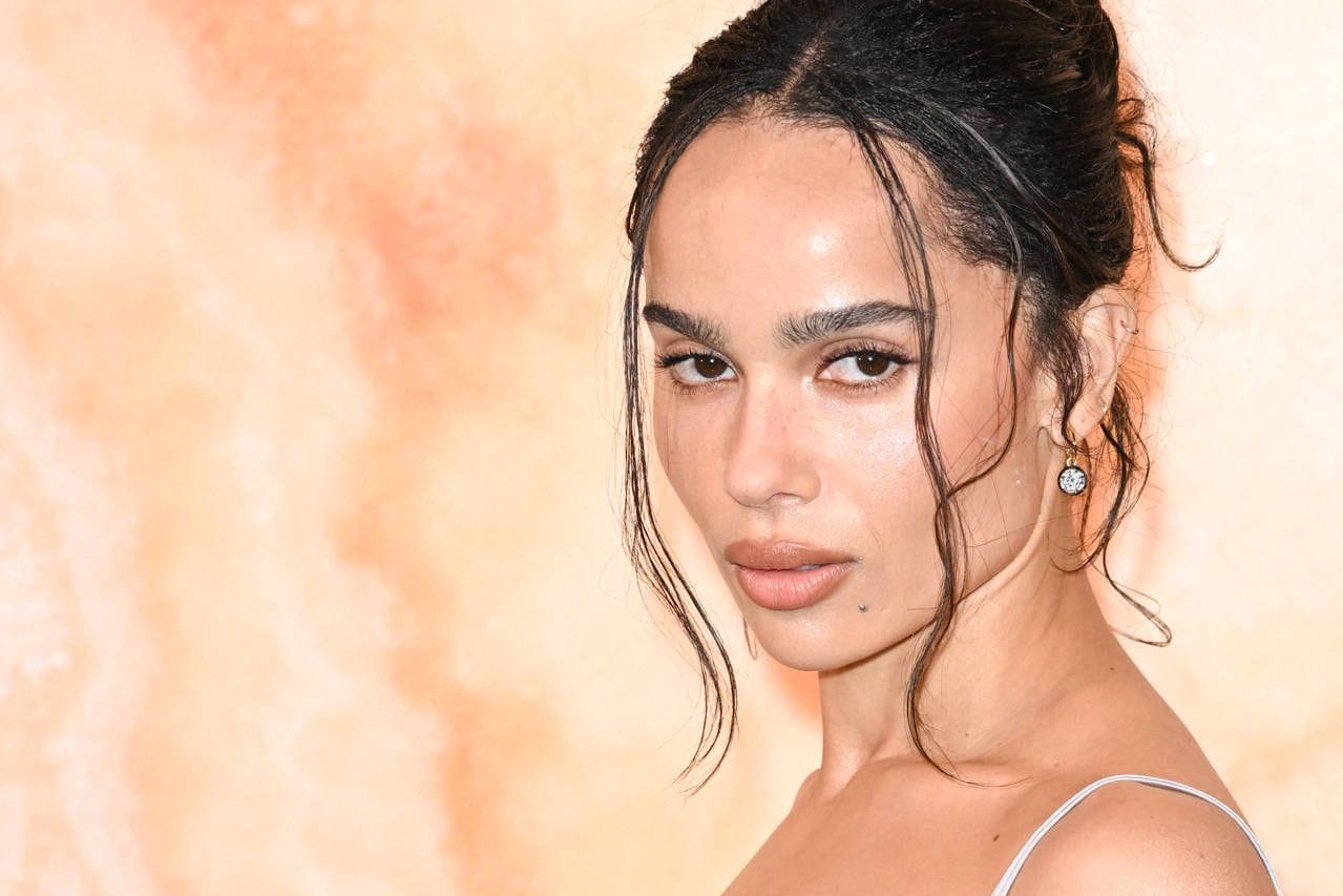 Zoë Kravitz: Bei der Saint Laurent Fashion Show zeigte sie viel Haut.