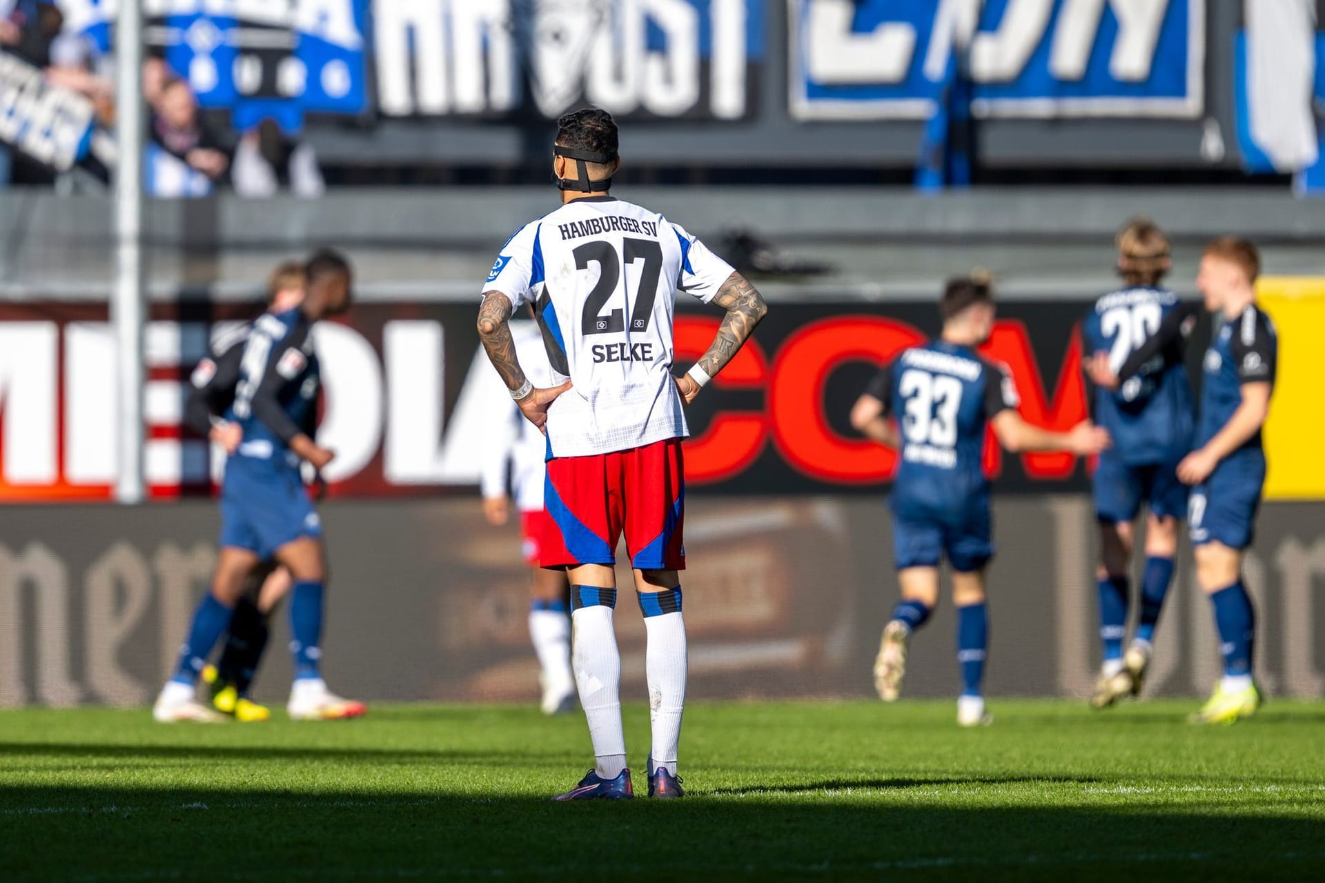 Davie Selke ist enttäuscht: Der HSV hat sein Auswärtsspiel in Paderborn mit 0:2 verloren.