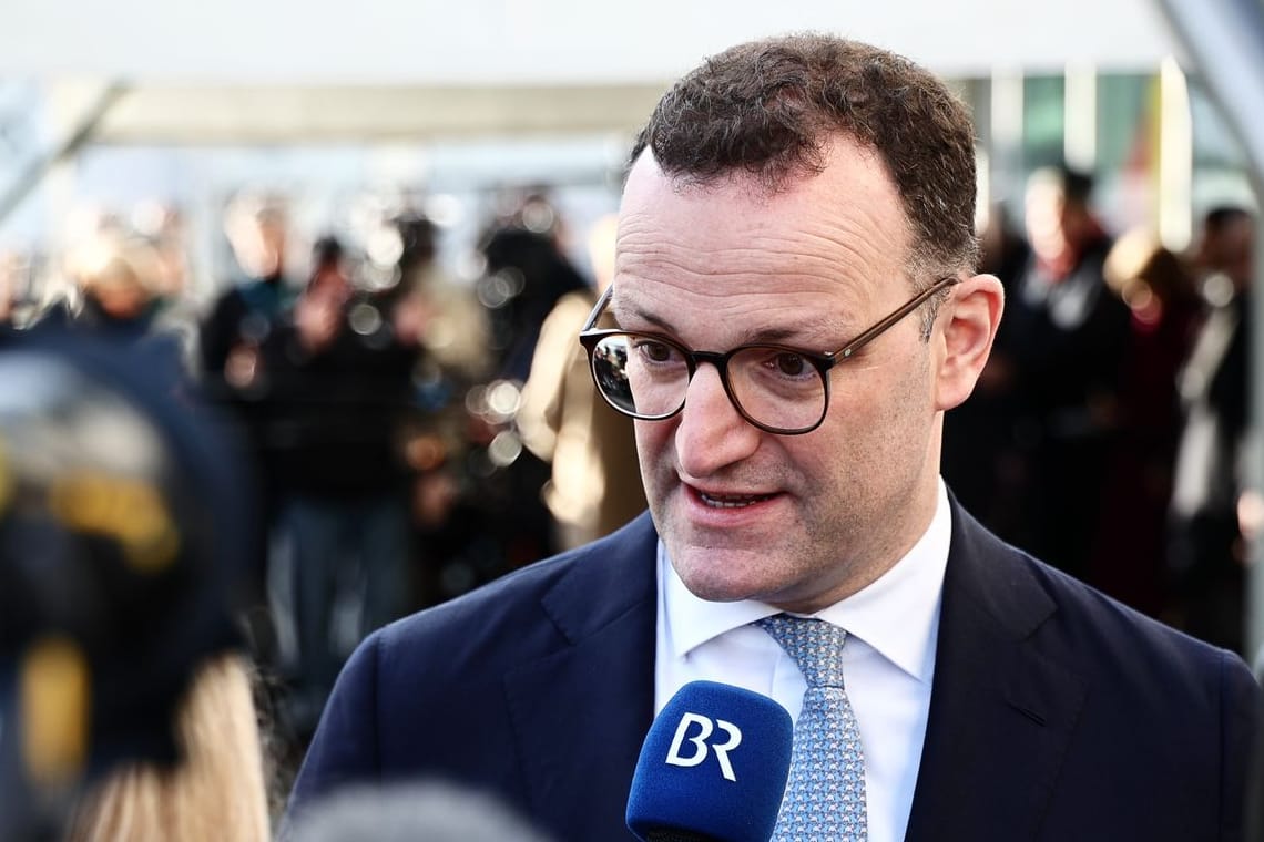 Jens Spahn vor einer CDU-Fraktionssitzung: Er nimmt auch Widerstand von EU-Ländern in Kauf. (Archivbild)