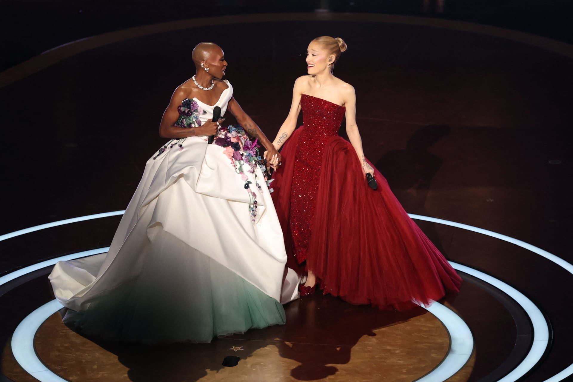 Cynthia Erivo und Ariana Grande bei den Oscars der 97. Academy Awards in Hollywood, Los Angeles.