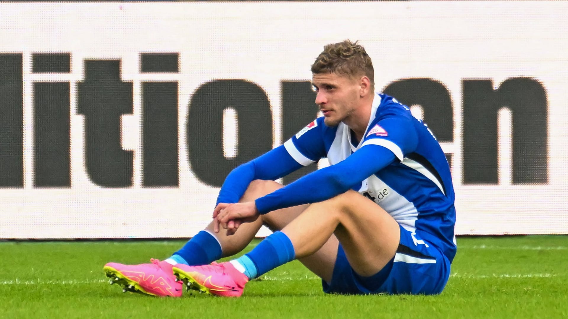 Niedergeschlagen: Herthas Michaël Cuisance nach dem 1:2 gegen Schalke 04.