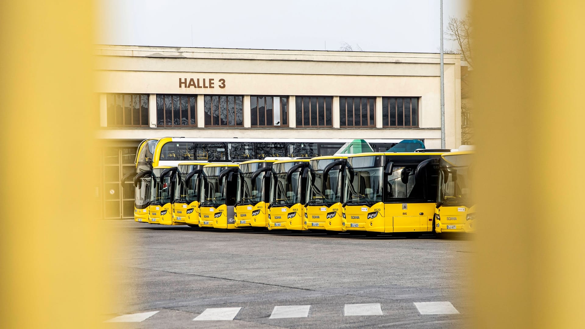 Busse der BVG (Archivbild): Bereits zweimal rief Verdi zu Warnstreiks auf.