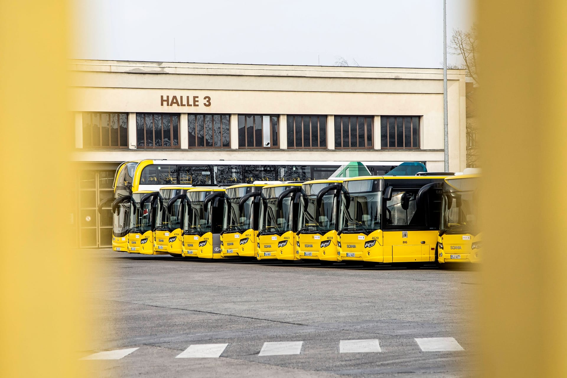 Busse der BVG (Archivbild): Bereits zweimal rief Verdi zu Warnstreiks auf.