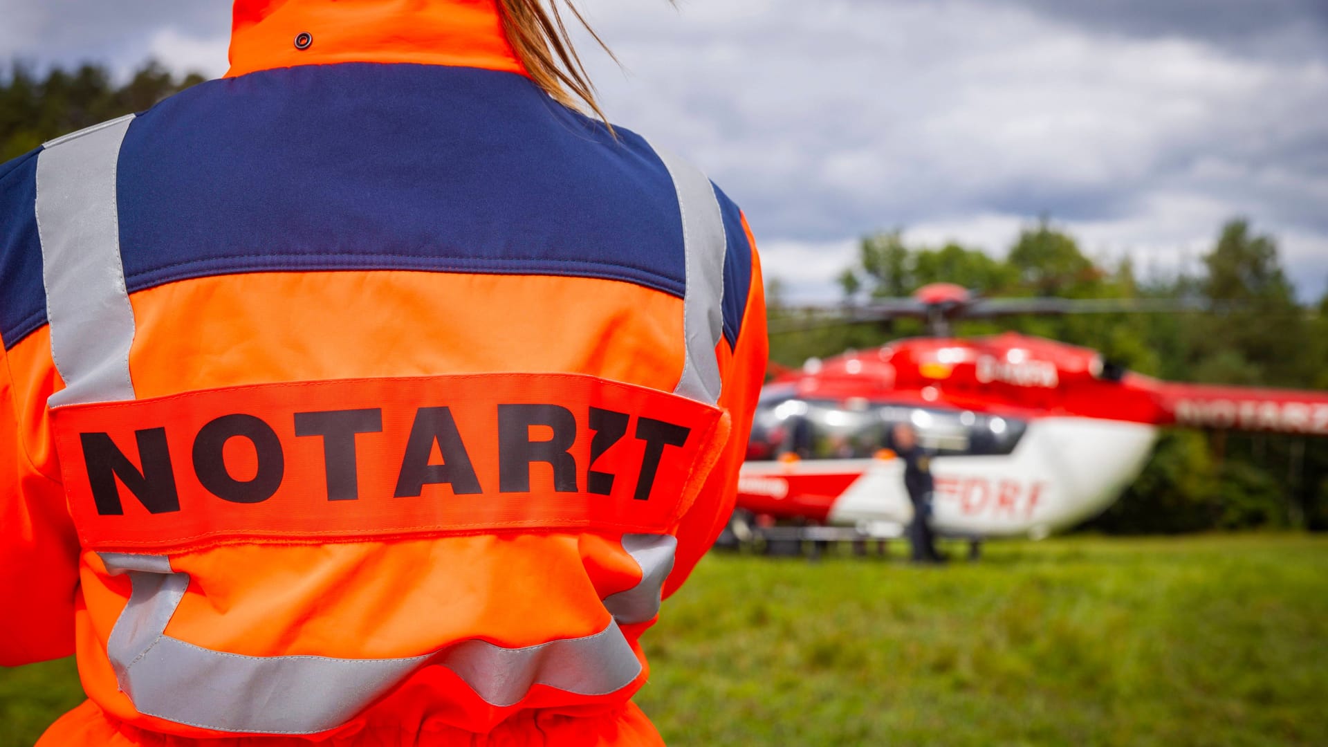 Rettungshubschrauber in Sachsen (Symbolbild): Für den 33 Jahre alten Arbeiter kam jede Hilfe zu spät.