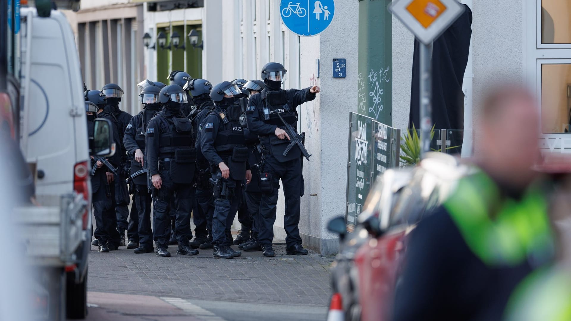 Großeinsatz der Polizei am Landgericht in Bielefeld