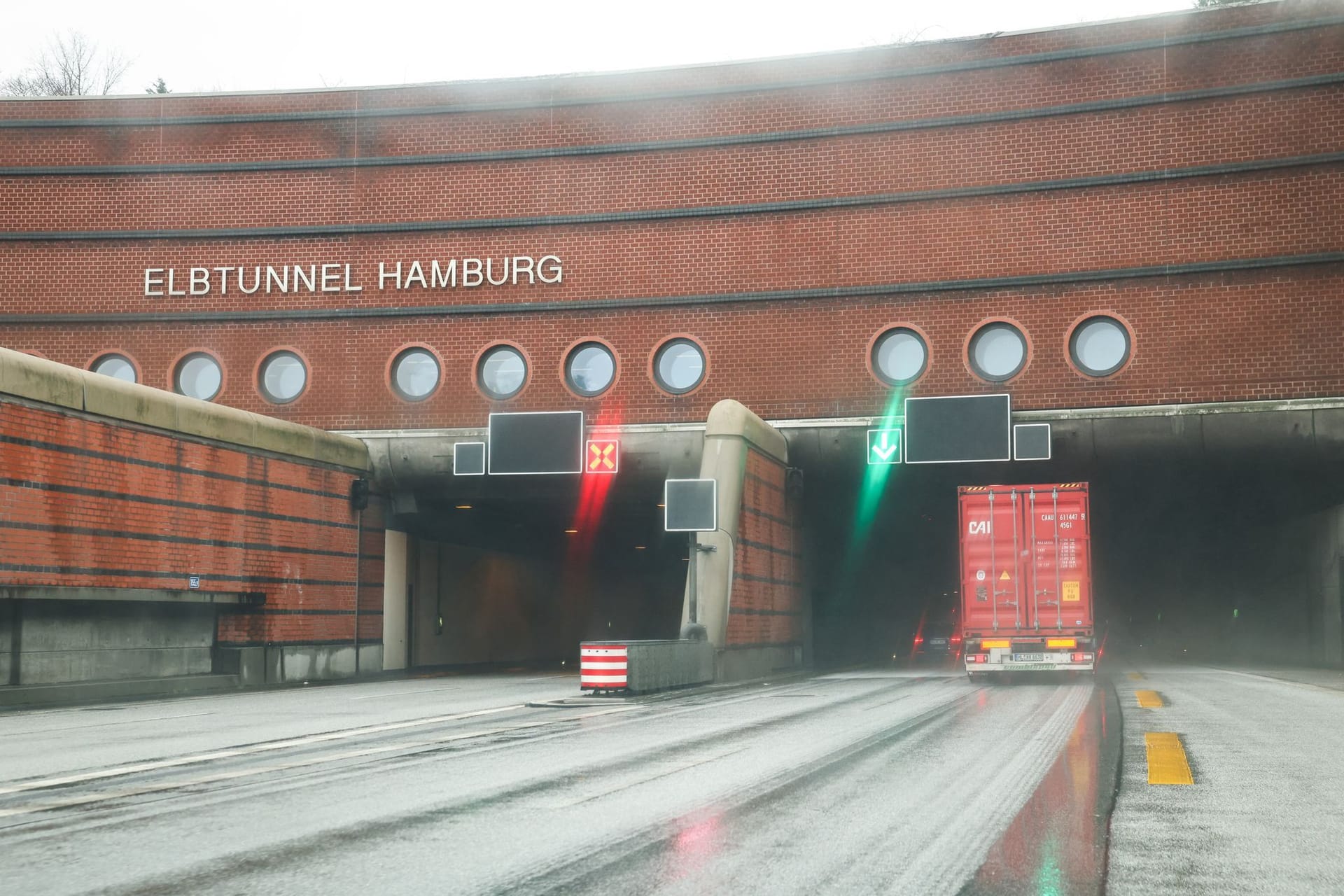 Der Elbtunnel in Hamburg: Ein Warnstreik könnte ernste Folgen für den Verkehr haben.