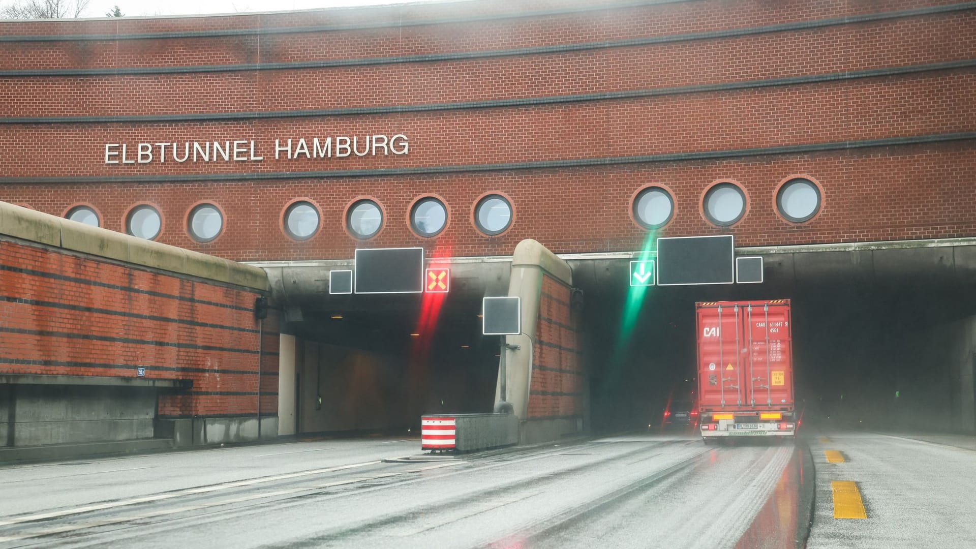 Der Elbtunnel in Hamburg: Ein Warnstreik könnte ernste Folgen für den Verkehr haben.