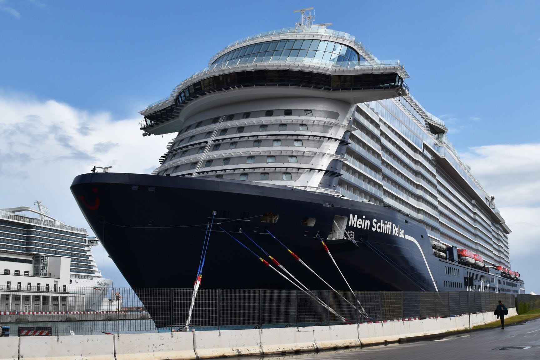 Die 333 Meter lange "Mein Schiff Relax" ist das neue Flaggschiff des Kreuzfahrtkonzerns.