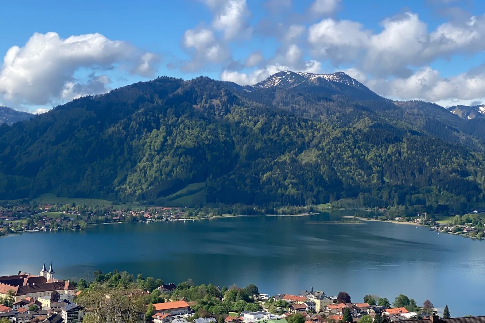 Diesen Blick erwartet Wanderer bereits auf den ersten Metern in Richtung Neureuther Hütte.