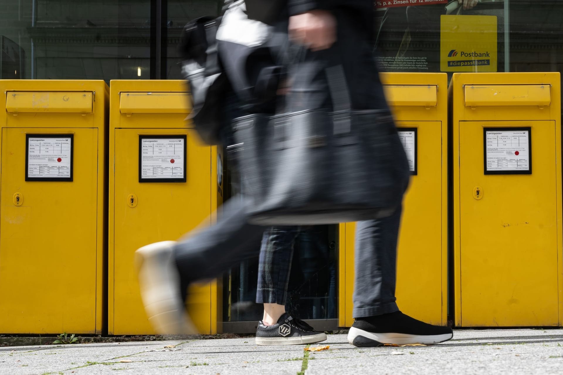 Pressekonferenz zu Post- und Telekommunikationsbranche