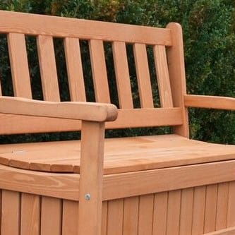 Im Onlineshop von Aldi bekommen Sie heute eine Sitzbank aus massivem Holz für 100 Euro im Angebot.