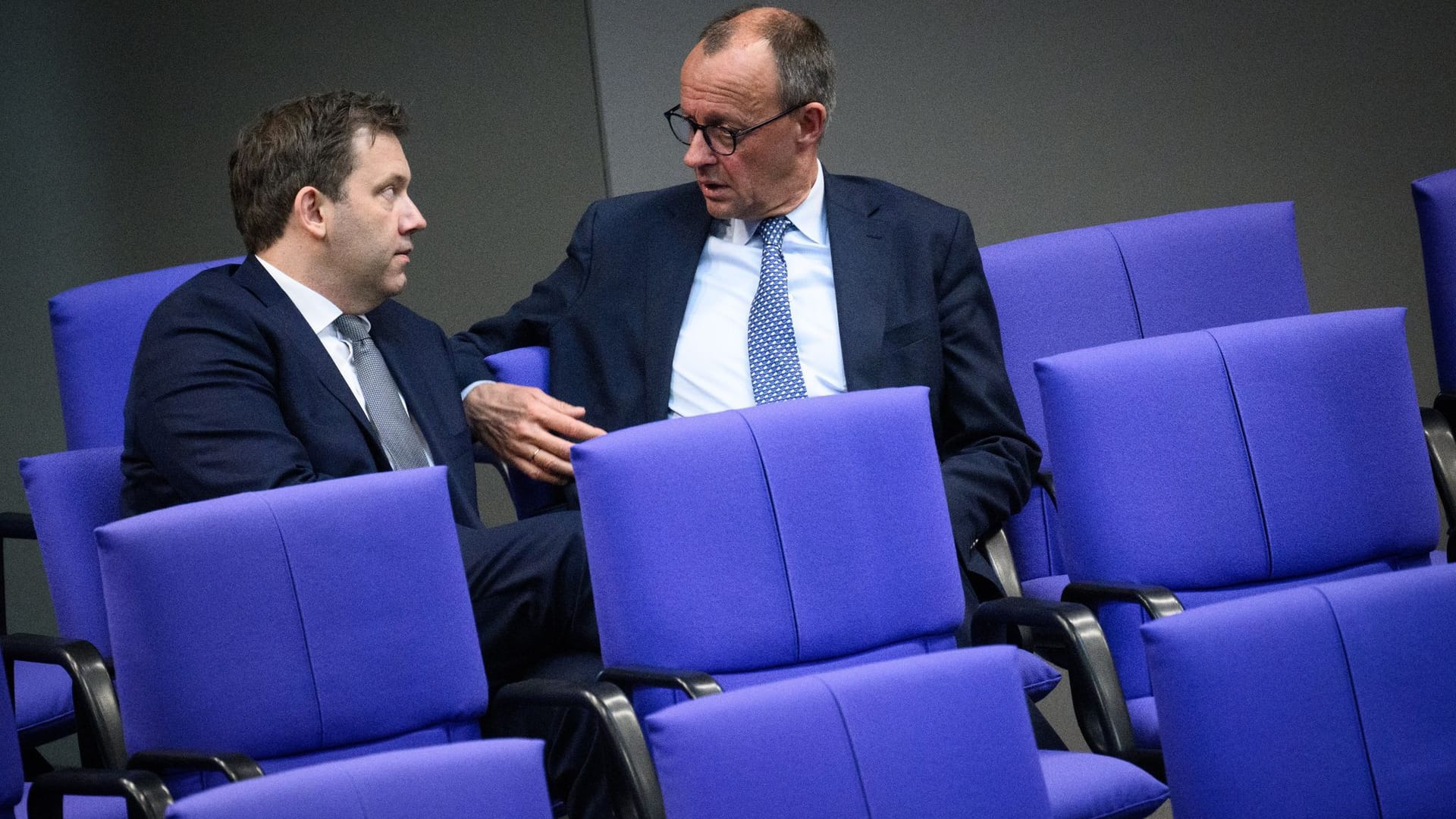 Bundestag - Sondersitzung zur Grundgesetzänderung