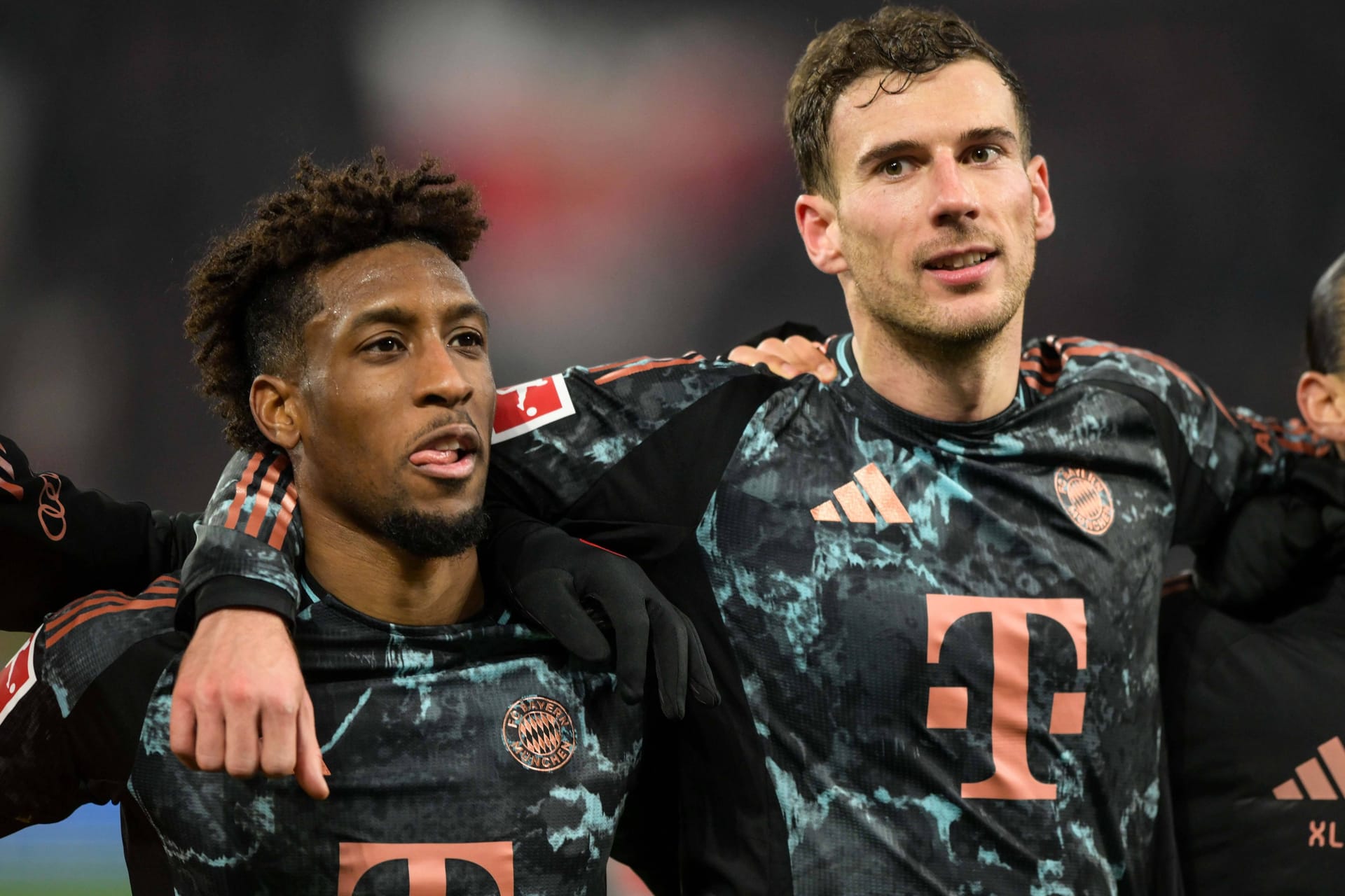 Kingsley Coman (l.) neben Leon Goretzka: Der Franzose zählt zu den Verkaufskandidaten im Sommer.