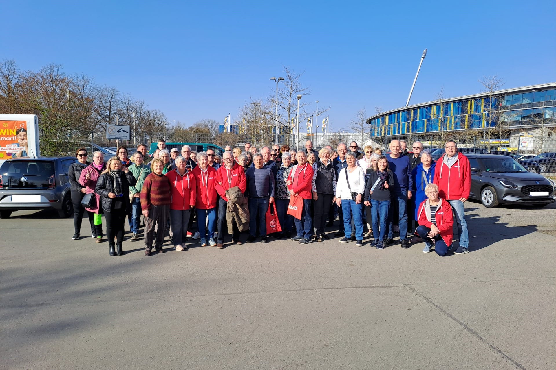 Reisegruppe zum Basketballspiel: Rund 60 Braunschweiger machten sich nach Hannover auf.