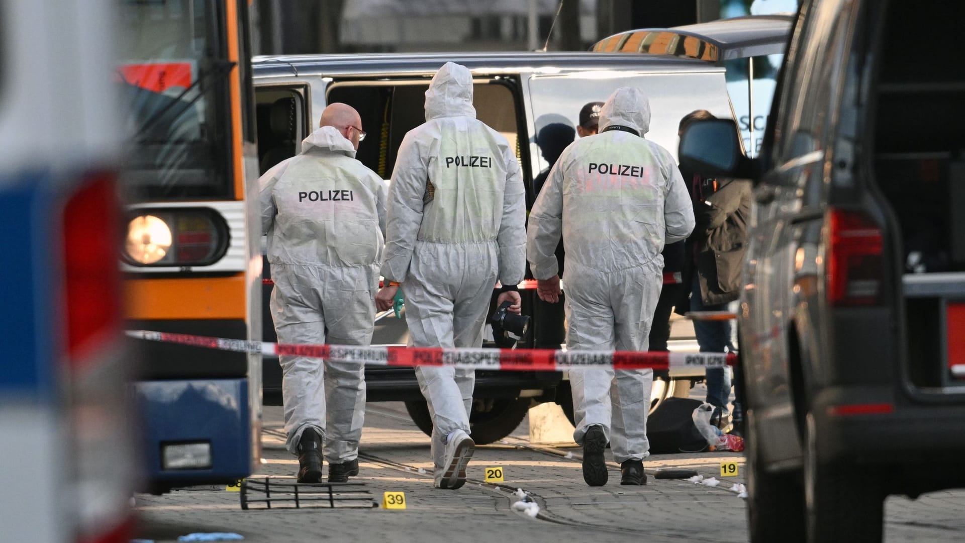 Auto fährt in Menschenmenge in Mannheim