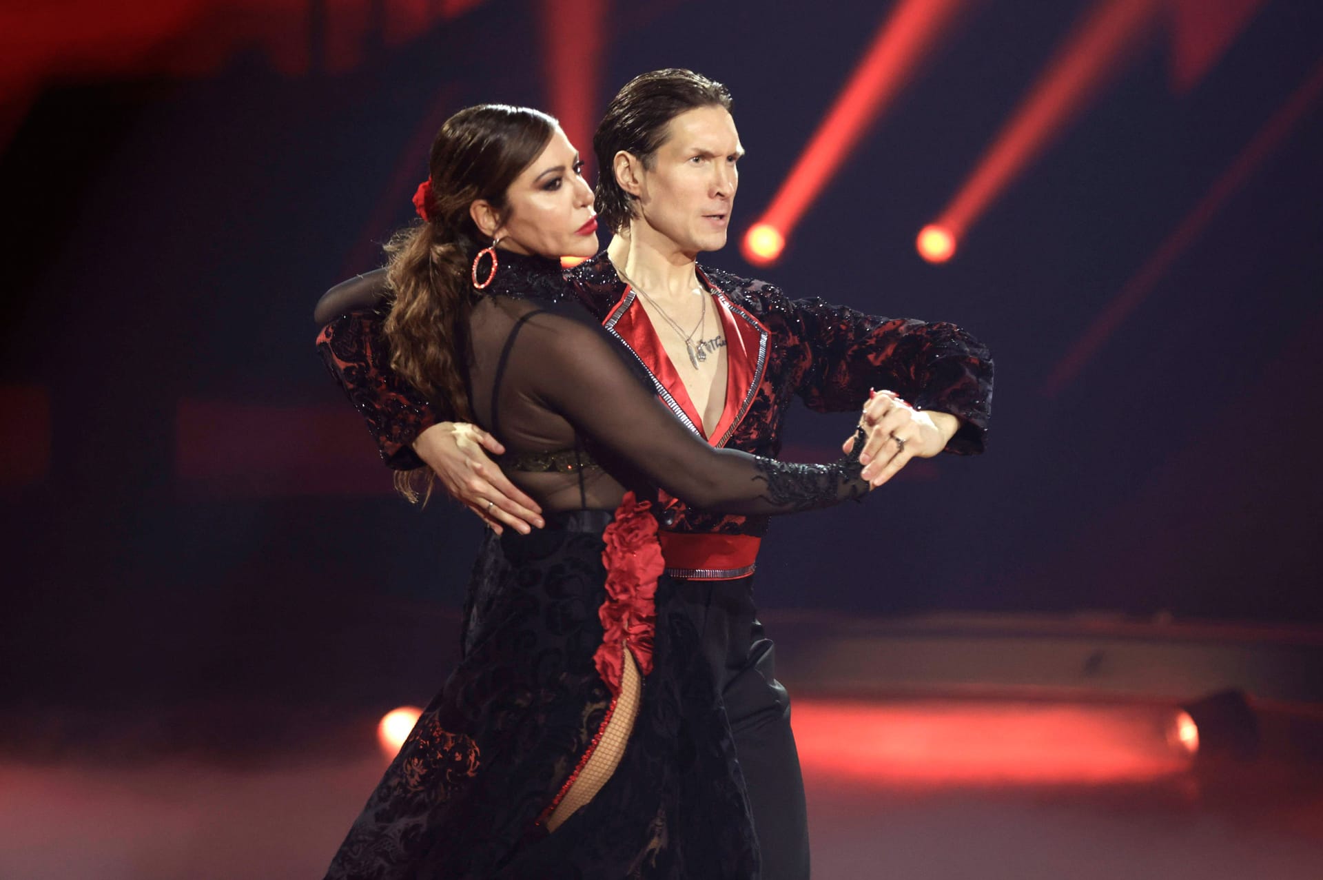 Simone Thomalla und Evgeny Vinokurov tanzten einen Paso Doble.