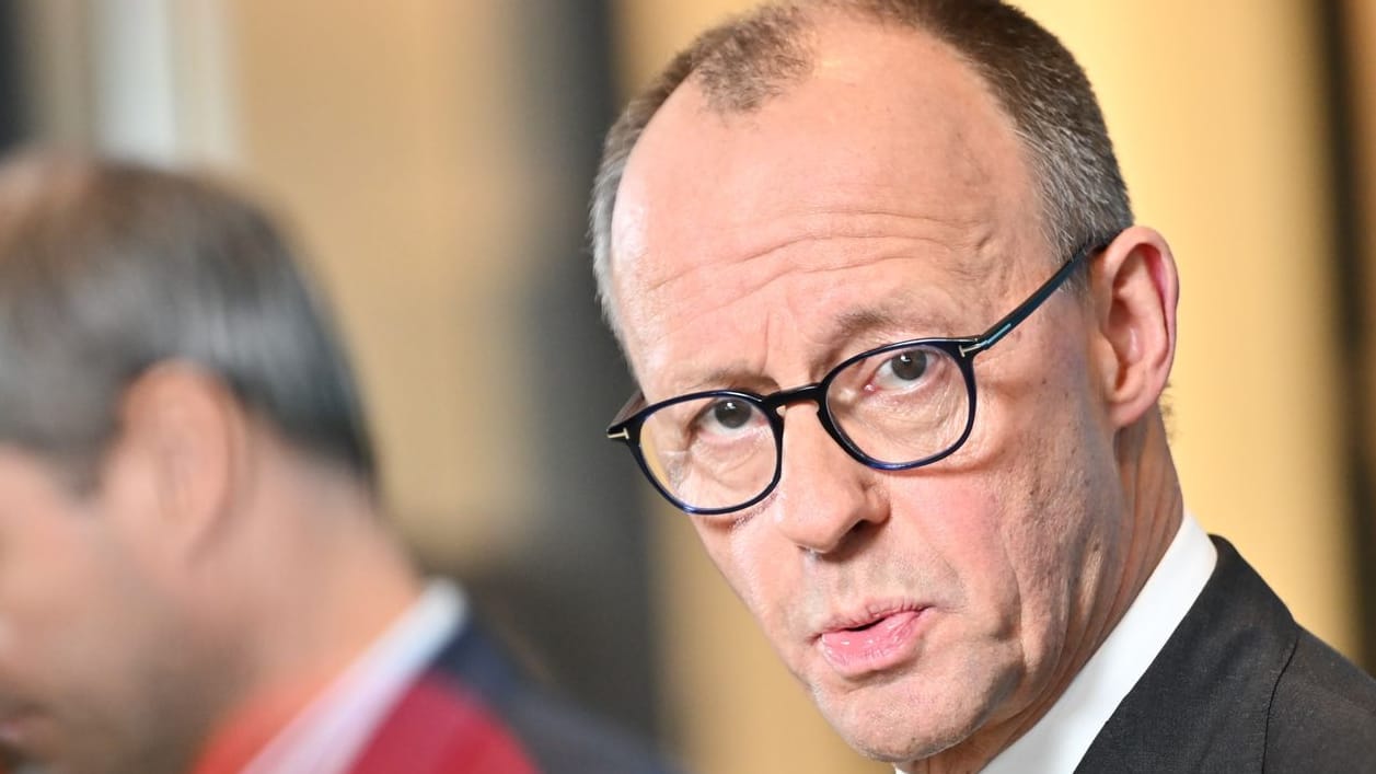 CDU-Vorsitzender Friedrich Merz im Deutschen Bundestag: Die AfD kommt bei Umfragen seiner Partei näher.