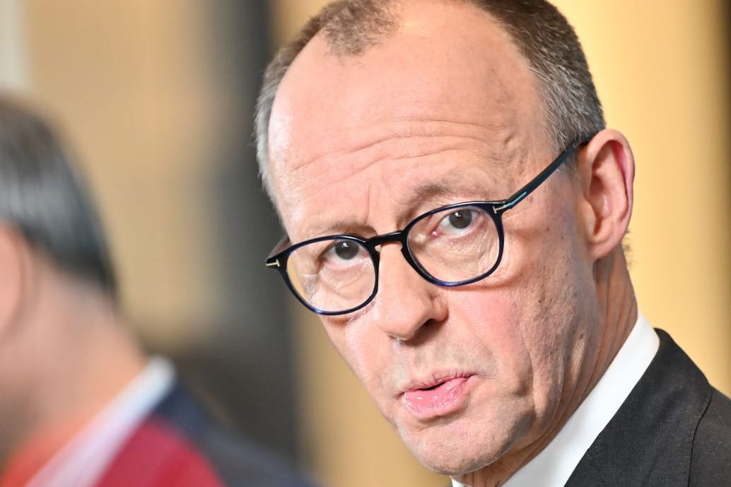 CDU-Vorsitzender Friedrich Merz im Deutschen Bundestag: Die AfD kommt bei Umfragen seiner Partei näher.