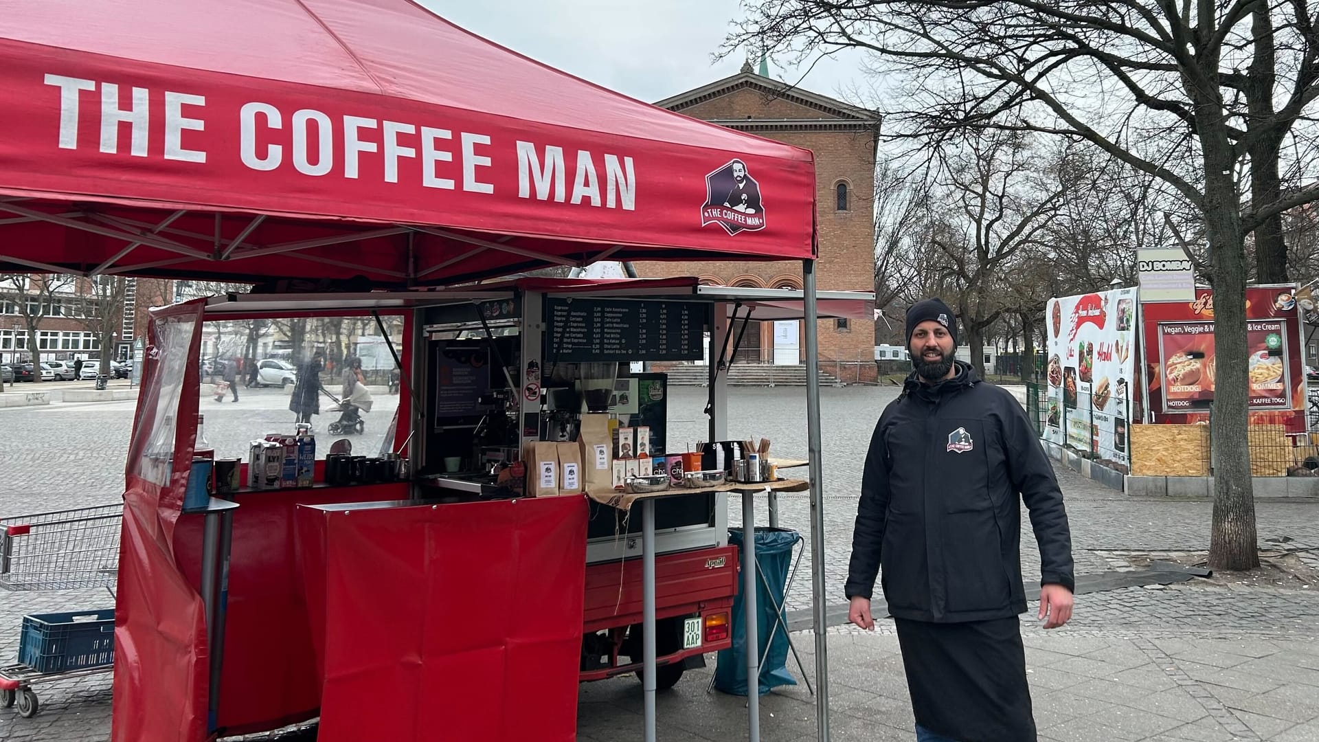 Harun Dilek (36): Für "The Coffee Man" waren die Kontrollen am Leopoldplatz längst überfällig.