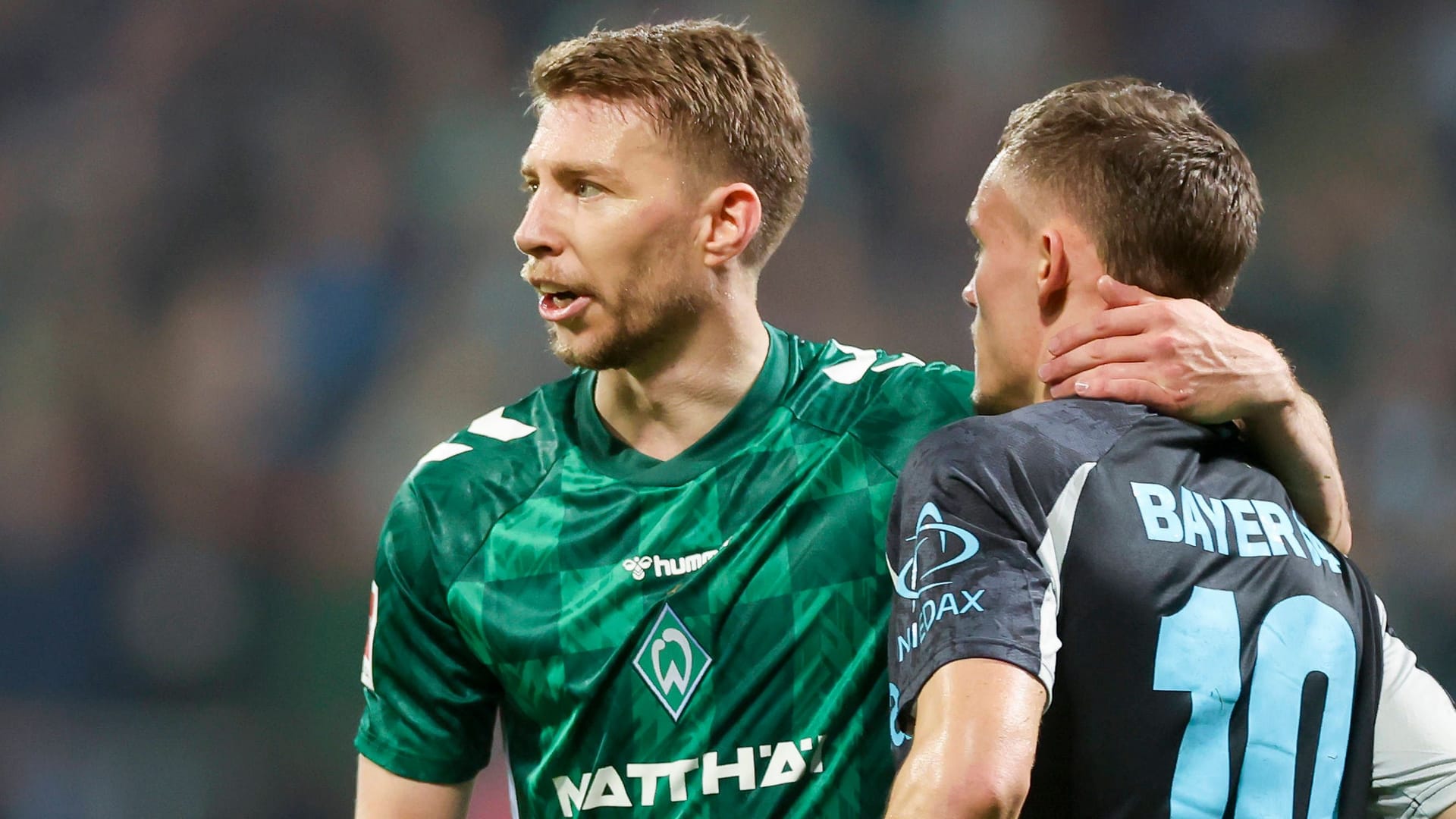 Mitchell Weiser (l.) und Florian Wirtz: Sie kennen sich aus gemeinsamer Zeit in Leverkusen.