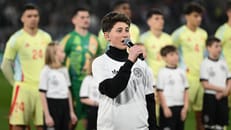 Gänsehaut vor Anpfiff: 13-Jähriger singt Nationalhymne