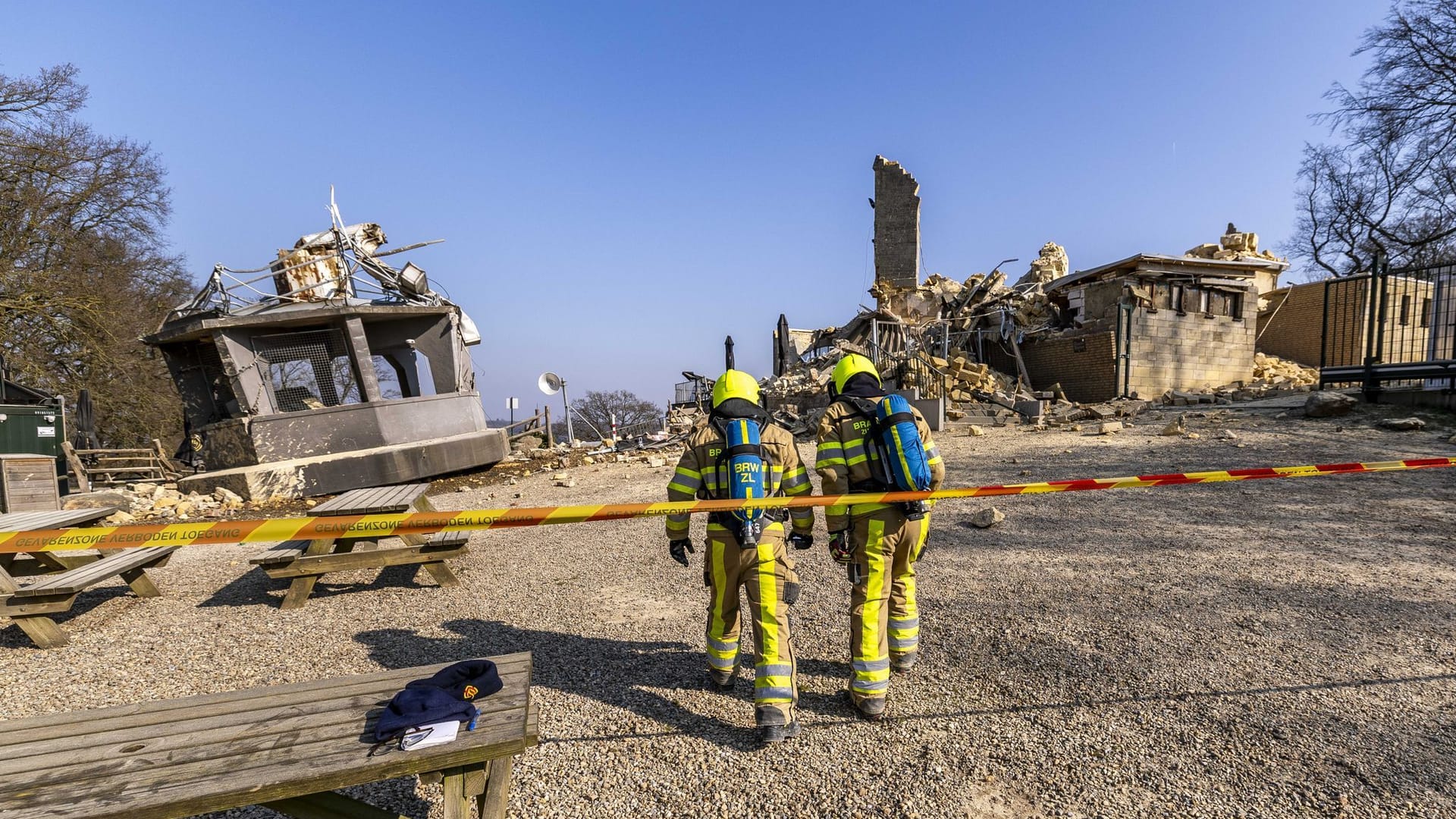 Aussichtsturm im südniederländischen Valkenburg stürzt ein